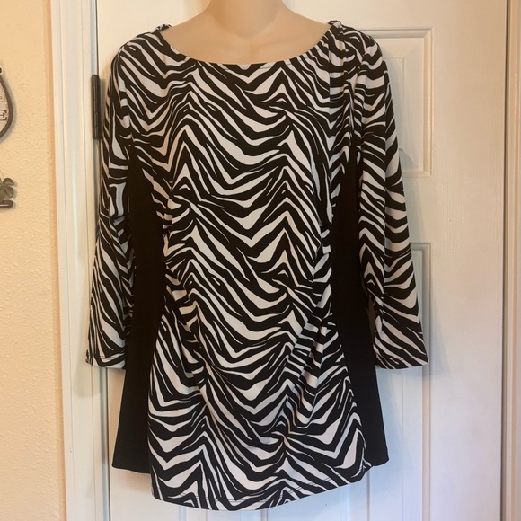 Ann Taylor Black and White Zebra Print Top - Picture 1 of 3